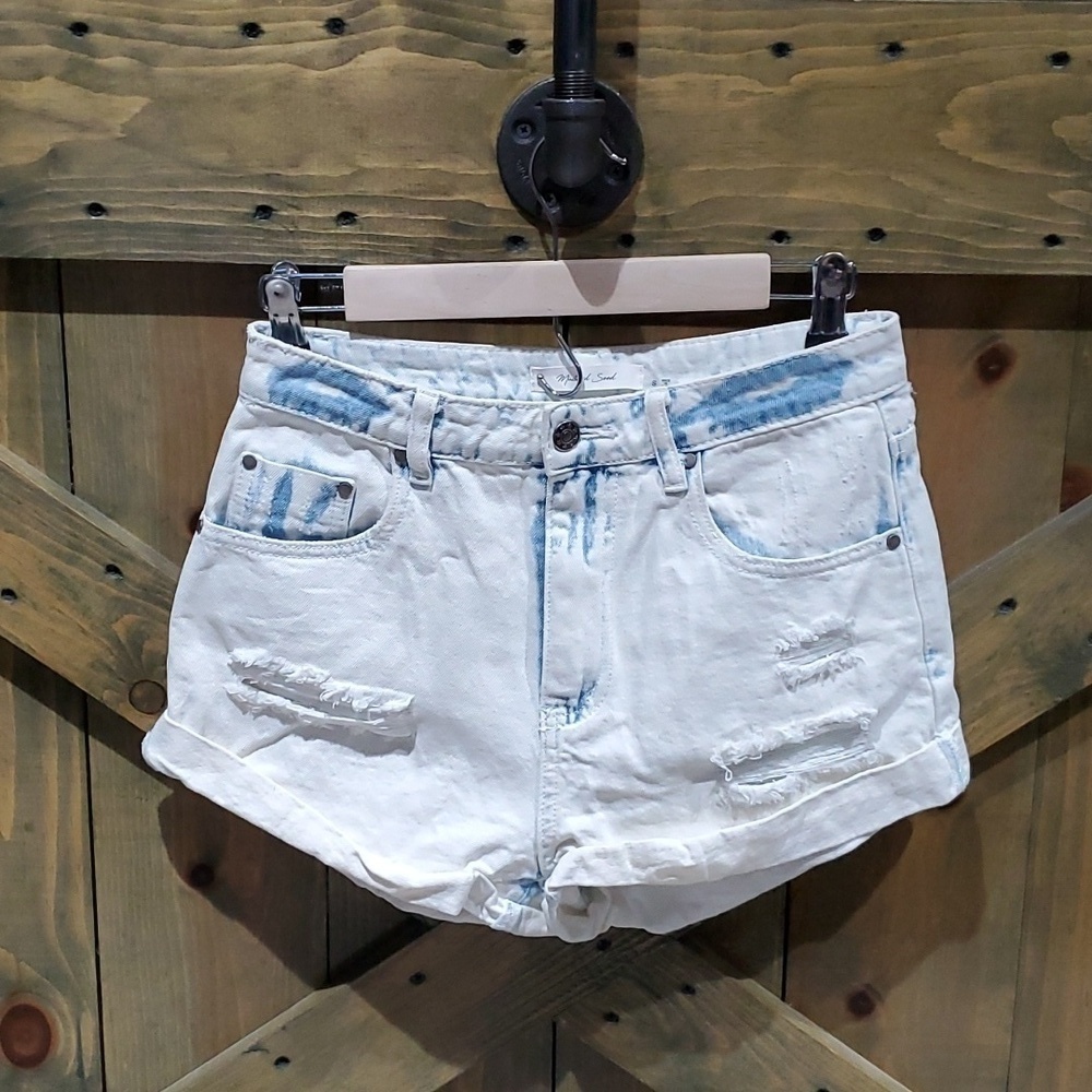 MUSTARD SEED WHITE WASHED DISTRESSED JEAN SHORTS SIZE SMALL